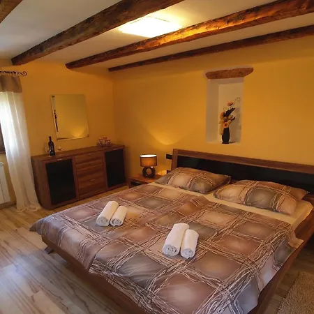 Lukas-gologorica Holiday home Gologorica